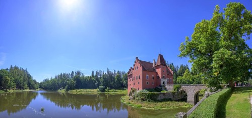 Cervena Lhota Moated Castle