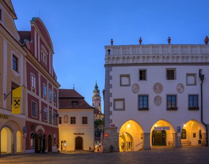 Nam Svornosti Square in the evening