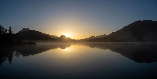 Morning atmosphere at sunrise on Lake Fuschl