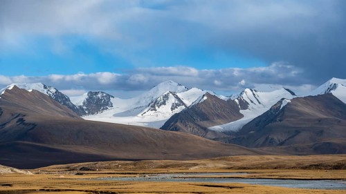 Glaciated and snowy peaks