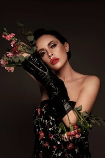Beautiful brunette woman iwith a classic make-up
