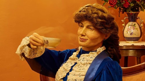 Doll of the lady of the house