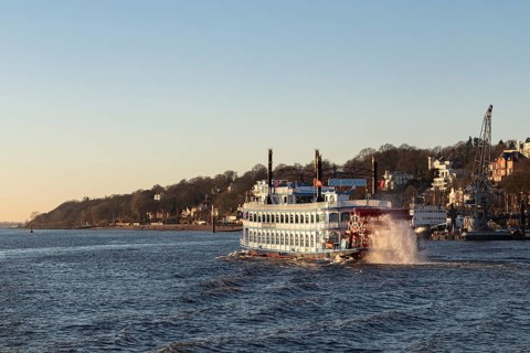 MS Louisiana Star