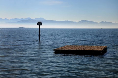 Bathing raft at the Lindau lido