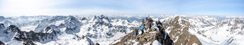 Mountaineers at the summit of the Sulzkogel