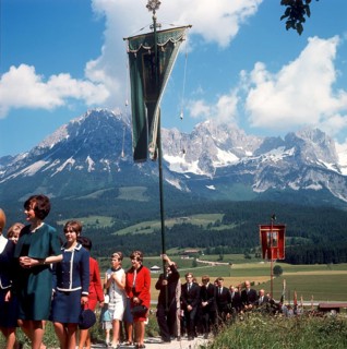 Corpus Christi procession in front of the Wilder Kaiser