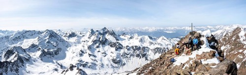 Mountaineers at the summit of the Sulzkogel