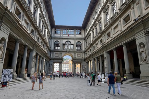 Piazzale degli Uffizi