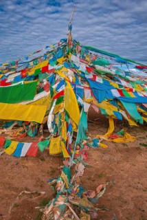 Praying flags along the road from Gerze to Tsochen