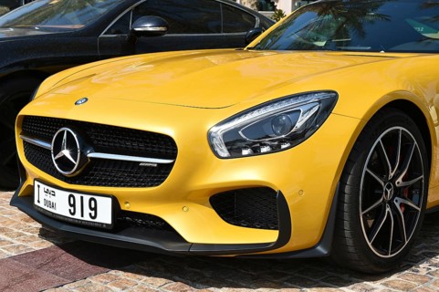Mercedes at the entrance of the Madinat Jumeirah Resort in Dubai