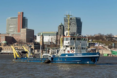 Suction dredger Akke at work as part of the Elbe deepening project in the port of Hamburg