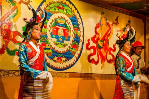Tibetan dancers