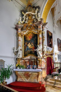 Side altar