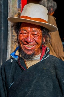 Friendly pilgrim in the Tashilhunpo monastery