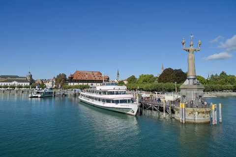 Excursion steamer