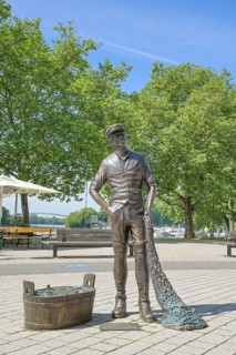 Bronze sculpture Scheerstaaner Stifterabbeler