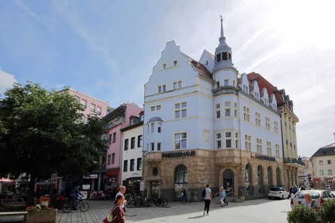 Press house and pedestrians at the Holzmarkt