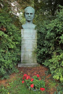 Stele with bust at the Fuernberg monument