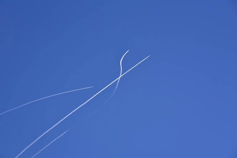 Condensation streaks from military jets during flight manoeuvres over Bavaria