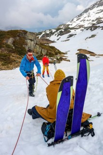 Exercise in crevasse rescue for ski tours