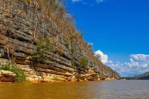 Cliffs on the Tsiribina river