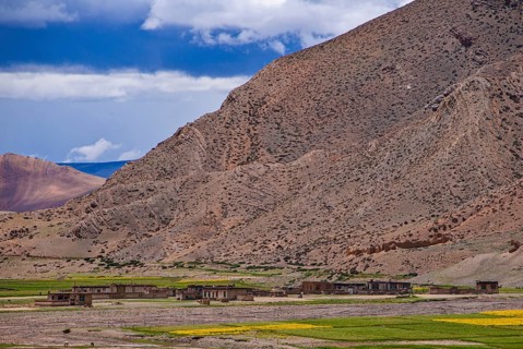 Open wide scenery in Tibet along the southern route into Western Tibet