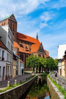 Hanseatic houses before the Church of St. Nicholas