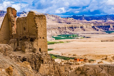 Collapsed houses in the kingdom of Guge
