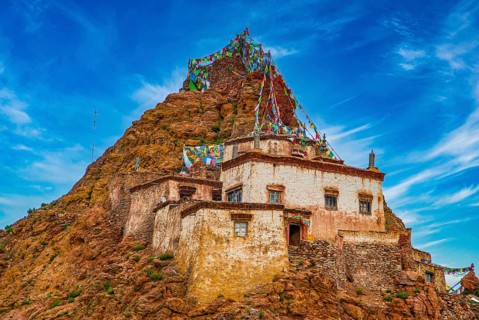 The Chiu monastery at the Lake Manasarovar