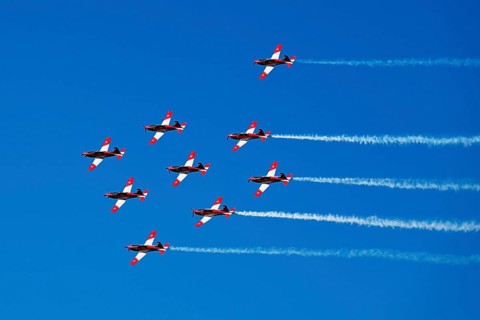 Formation flight of the Patrouille Suisse with the PC-7 team