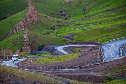 Curvy mountain pass from Tsochen to Lhasa