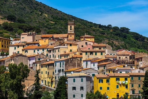 View of the mountain village of Rio nell Elba