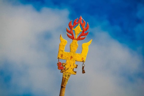 Buddhist Trident along the southern route into Western Tibet