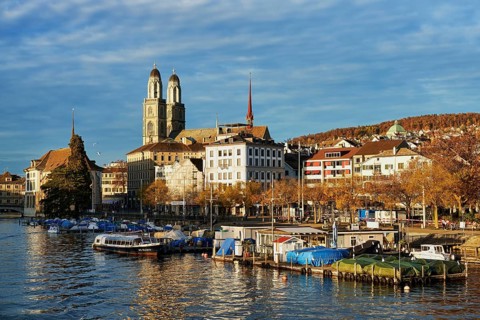 View over the Limmat to the Grossmuenster