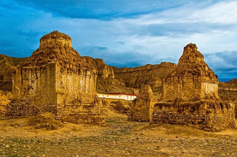 Stupas in the kingdom of Guge