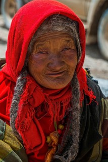 Old tibetan woman