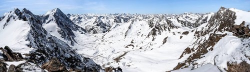Mountain panorama of the Stubai Alps in winter with summit Schrankarkogel and Hinterer Wilder Turm