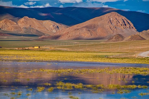 Beautiful mountain lake along the road from Ali and Gerze