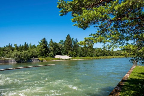 Ickinger Weir at the beginning of the Isar Canal