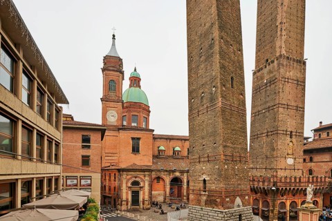 Garisenda and Asinelli towers