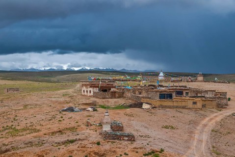 Little village below the Chiu monastery at the Lake Manasarovar