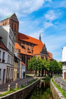 Hanseatic houses before the Church of St. Nicholas