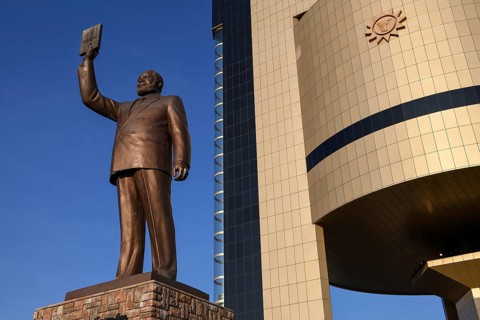 Statue of Sam Nujoma