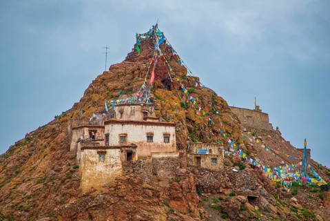 The Chiu monastery at the Lake Manasarovar