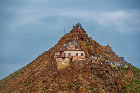 The Chiu monastery at the Lake Manasarovar