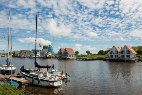 Holiday homes on the water