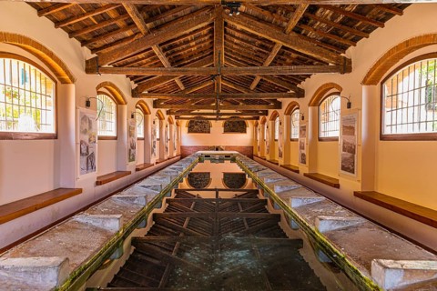 Former washhouse below Rio nell Elba