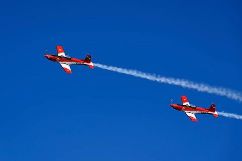 Formation flight of the Patrouille Suisse with the PC-7 team
