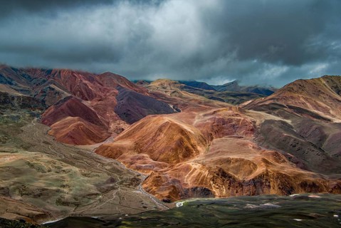 Wild untouched landscape along the road from Lake Manasarovar to the kingdom of Guge