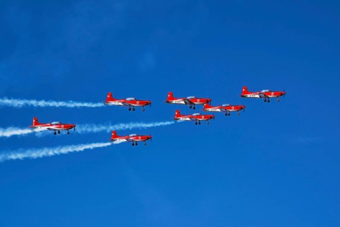 Formation flight of the Patrouille Suisse with the PC-7 team
